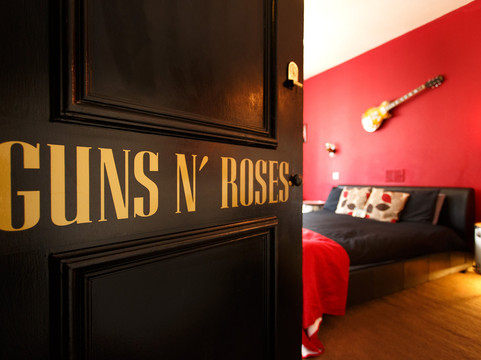 The Saddle Inn主图