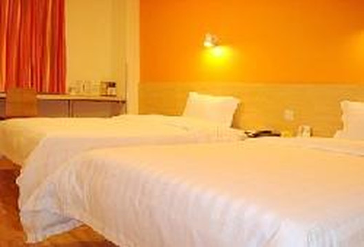 7天长沙岳麓山溁湾镇地铁站店主图