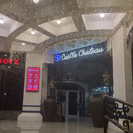 RedDoorz Plus @ Castle Chateau Iloilo