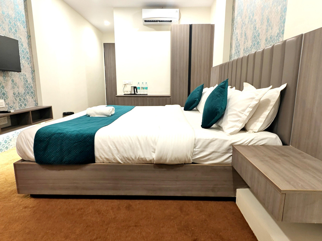 The Sky Imperial - Statue Of Unity