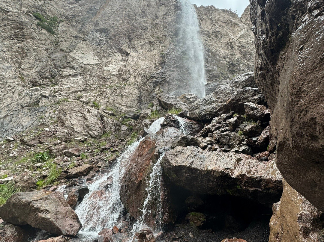 Waterfall Azau-Terskol必去景点