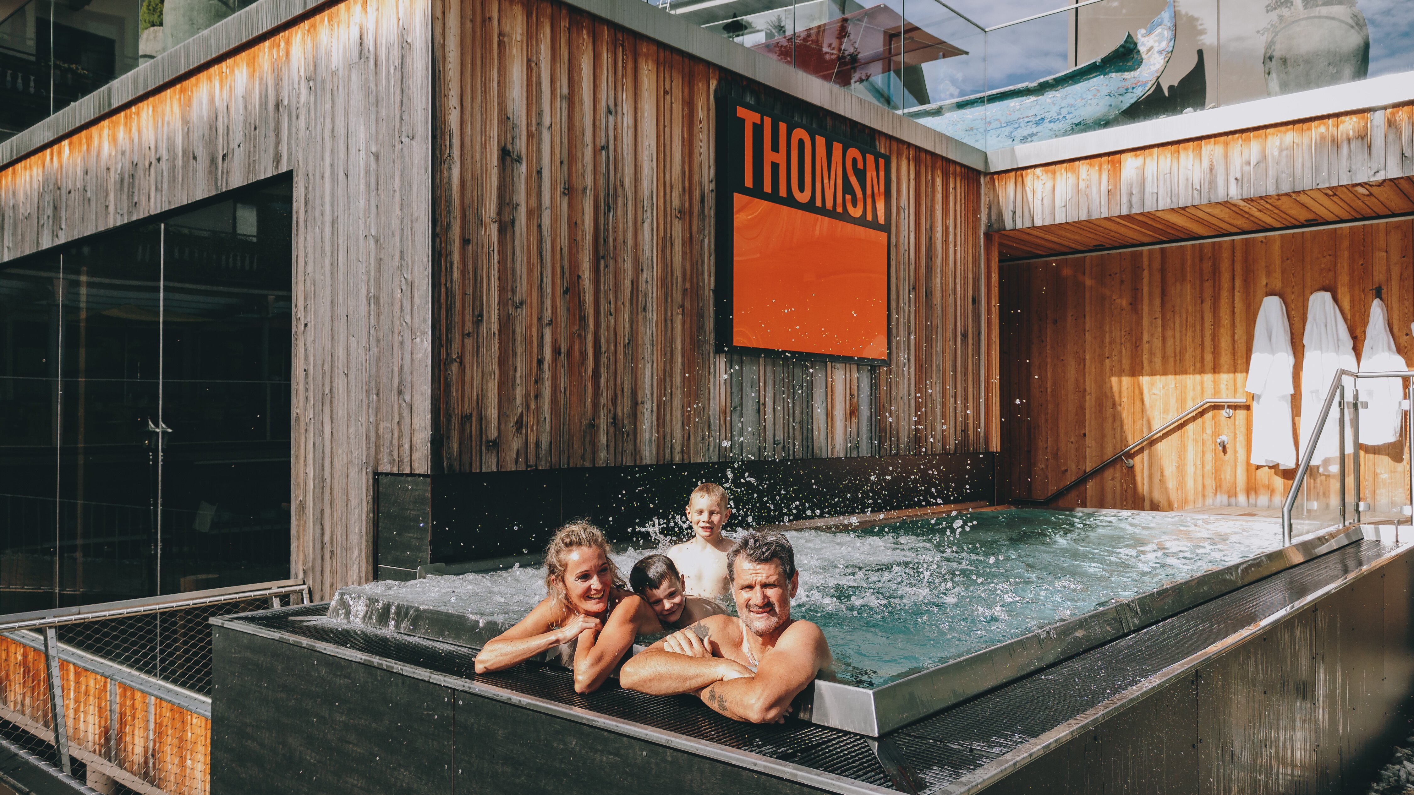 THOMSN Central Hotel & Appartements-泳池