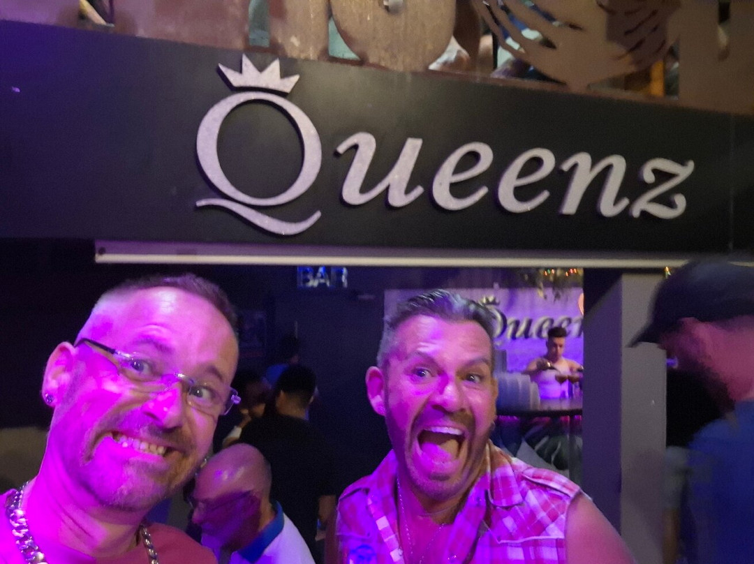 Queenz-锡切斯必去景点