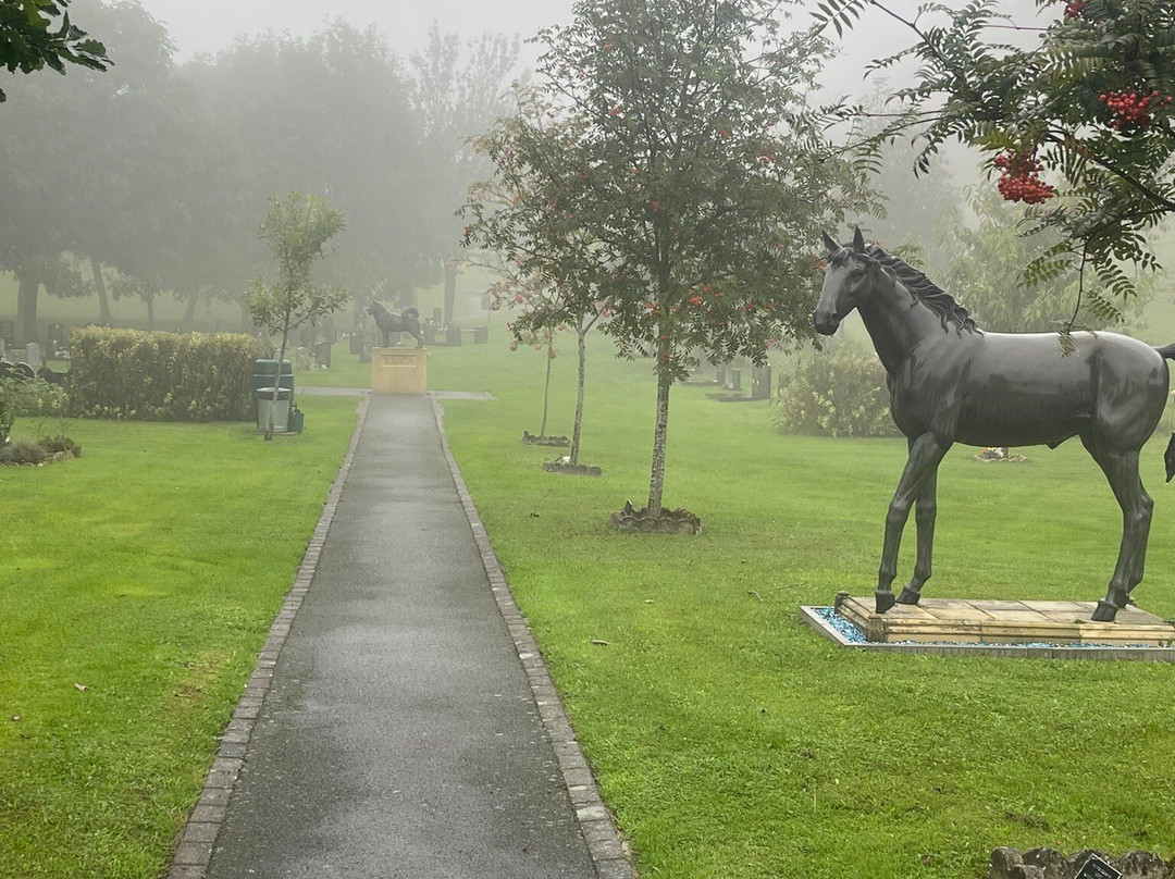Holywell Pet Cemetery景点图片