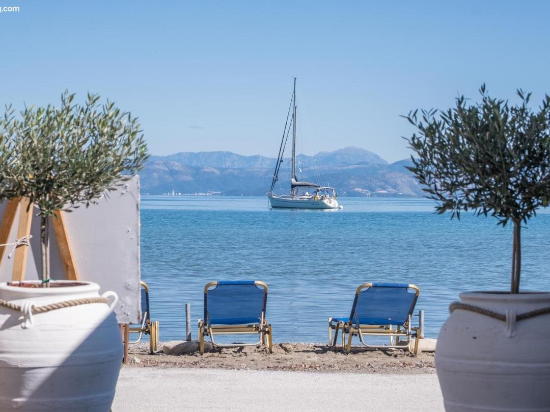 Christina Beachfront Rooms By Hotelius主图