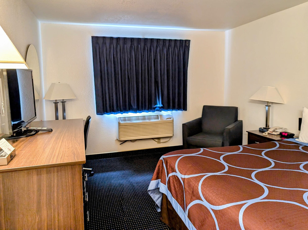 翠怡速8酒店主图