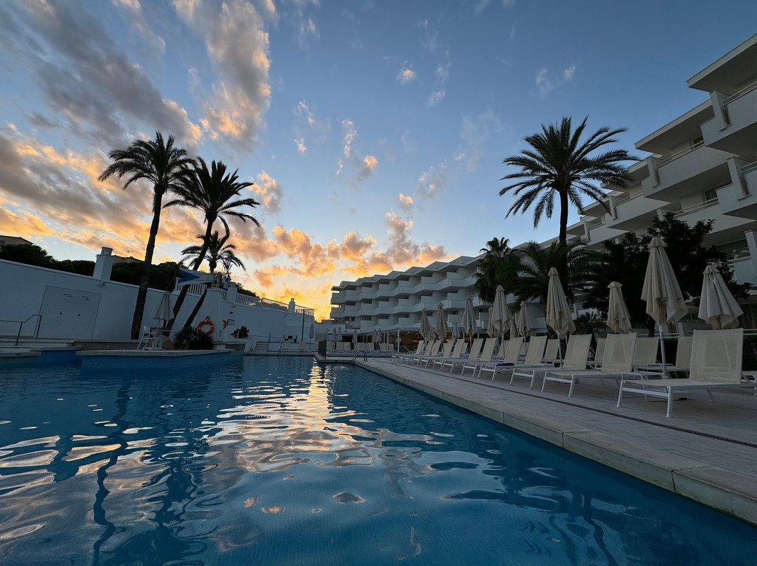 Globales Cala Bona主图