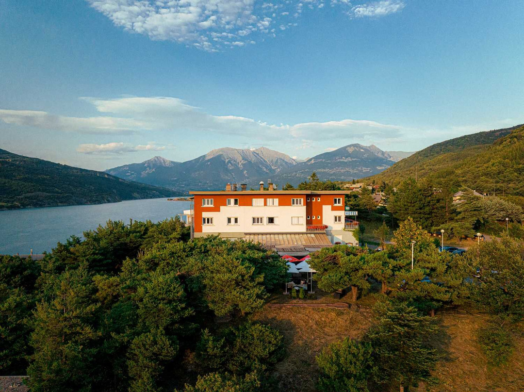 Logis Hôtel Eden Lac主图