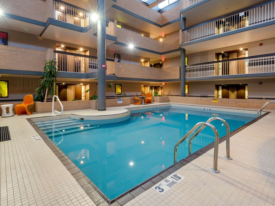 贝斯维斯特村公园酒店