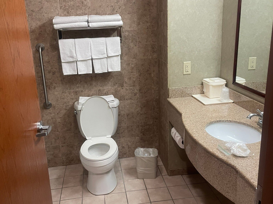 Quality Inn & Suites Fishkill South near I-84主图
