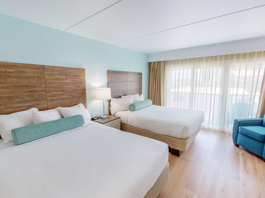 Princess Royale Oceanfront Resort主图