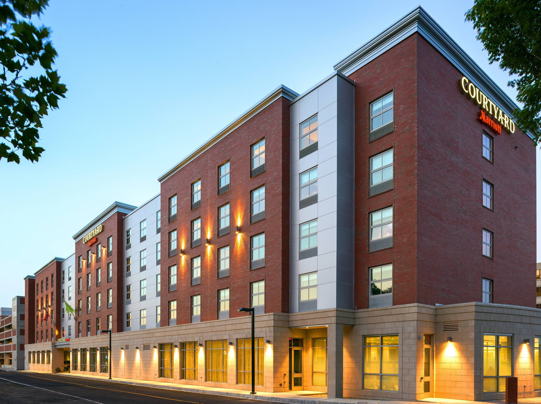 Courtyard by Marriott Edgewater NYC Area主图