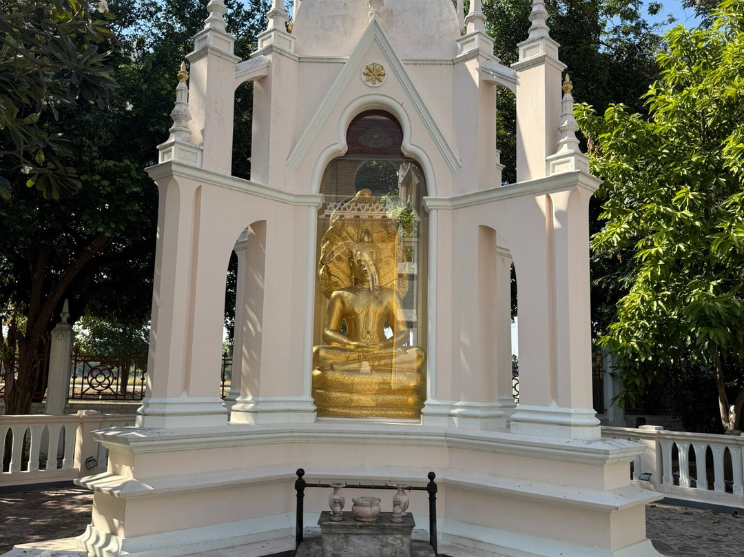 Wat Niwet Thammaprawat-挽巴茵必去景点