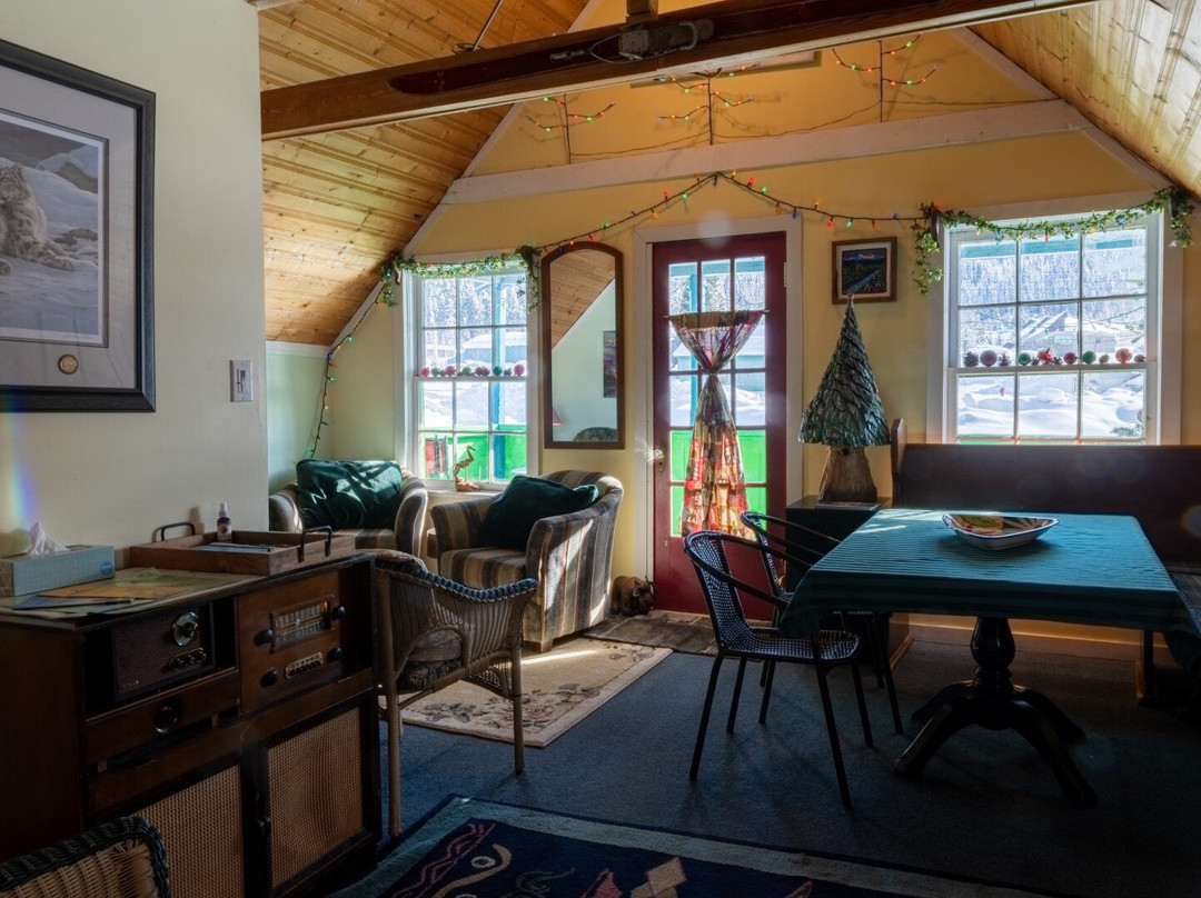 Mountain Time Getaways主图