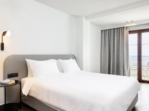 多里萨石头酒店主图