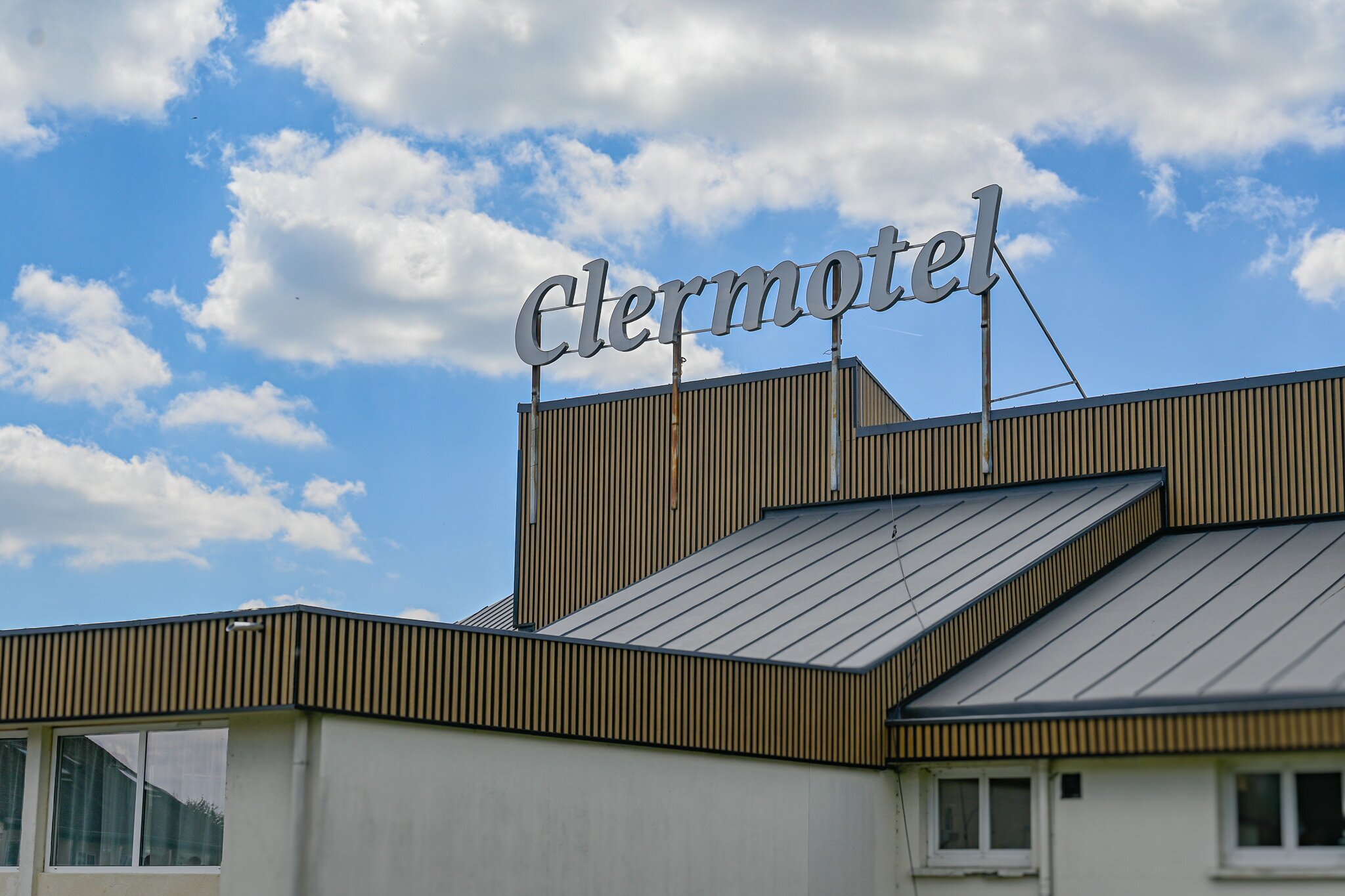 Logis Clermotel Hôtel & Restaurant-浴室