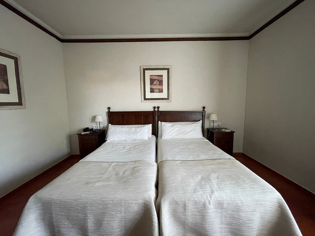 曼萨纳雷斯旅馆主图