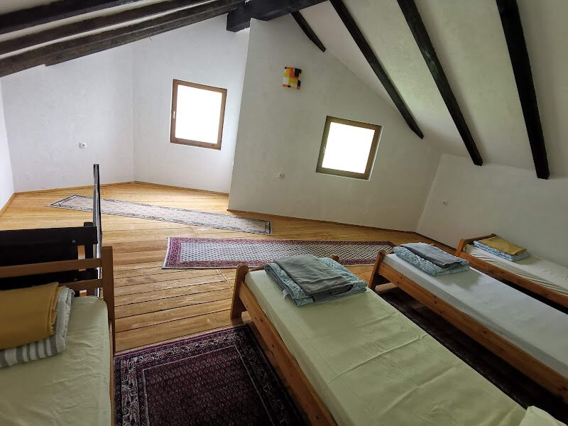 Hostel Raft Neretva