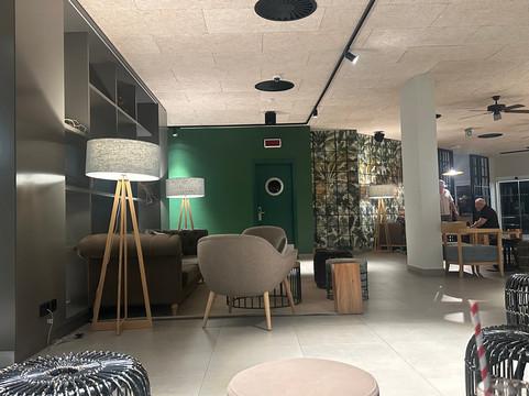 天井套房酒店主图