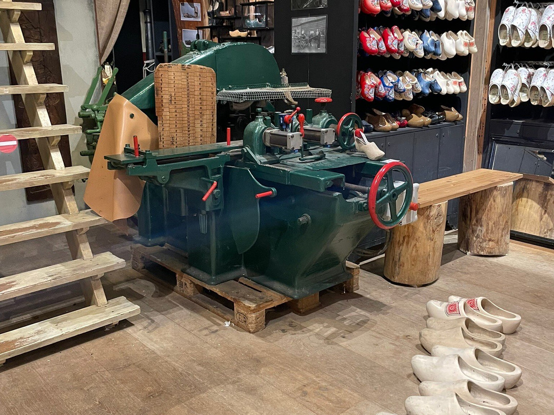 Wooden Shoe Factory Marken-马尔肯必去景点