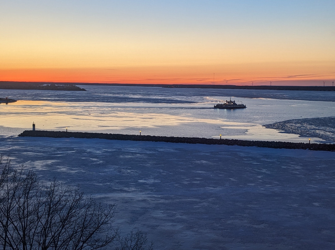 金斯顿水之边缘万豪居家酒店主图