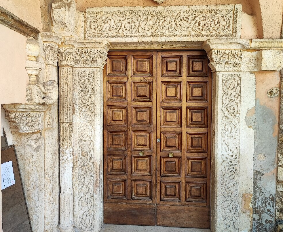 Basilica di San Cesidio e Rufino-Trasacco必去景点