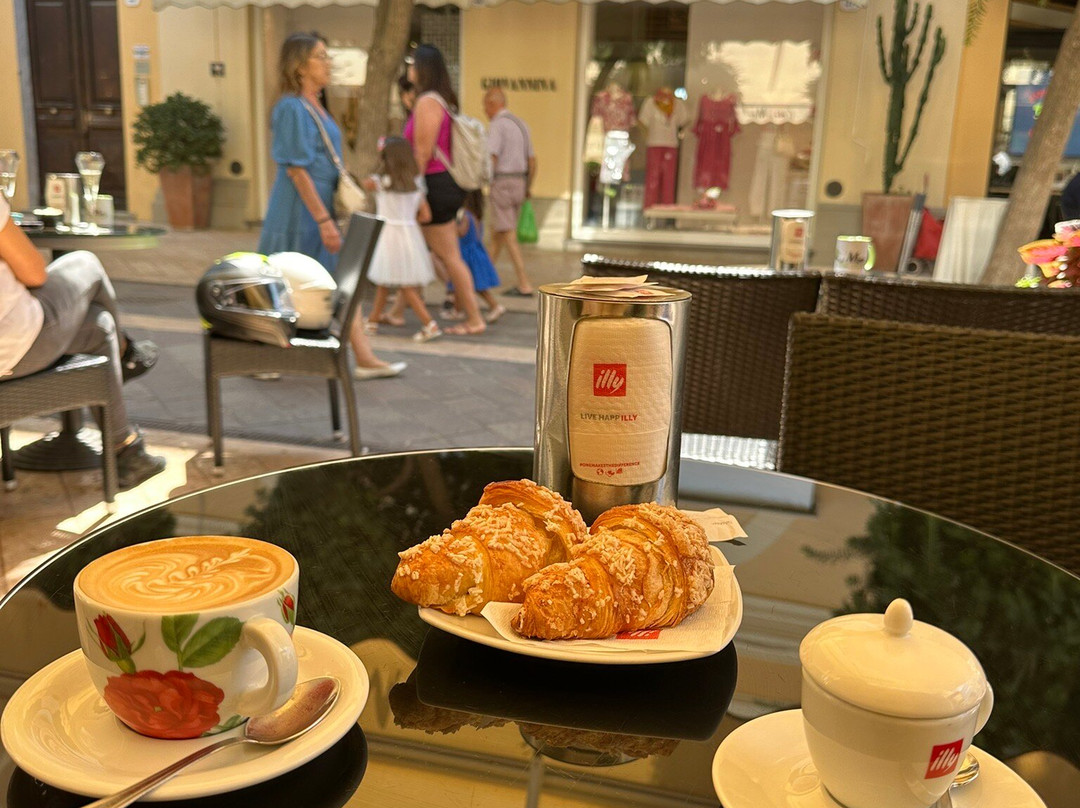 Cafe del Mar-迪亚诺马里纳必去景点