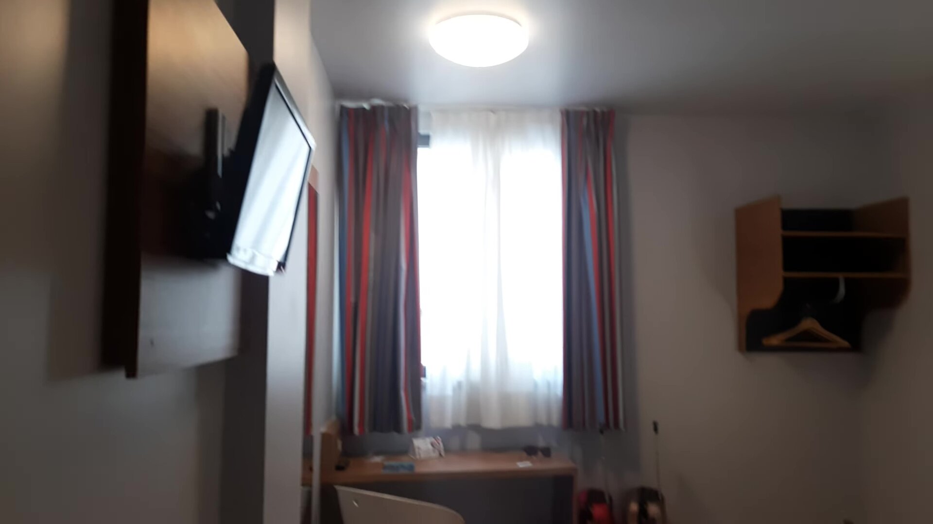 奇瓦伦西亚机场旅游洛奇酒店-客卧