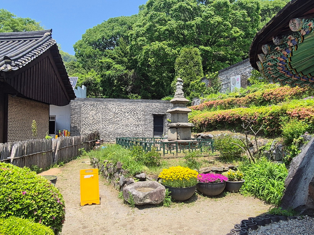 Botapsa Temple-镇川郡必去景点