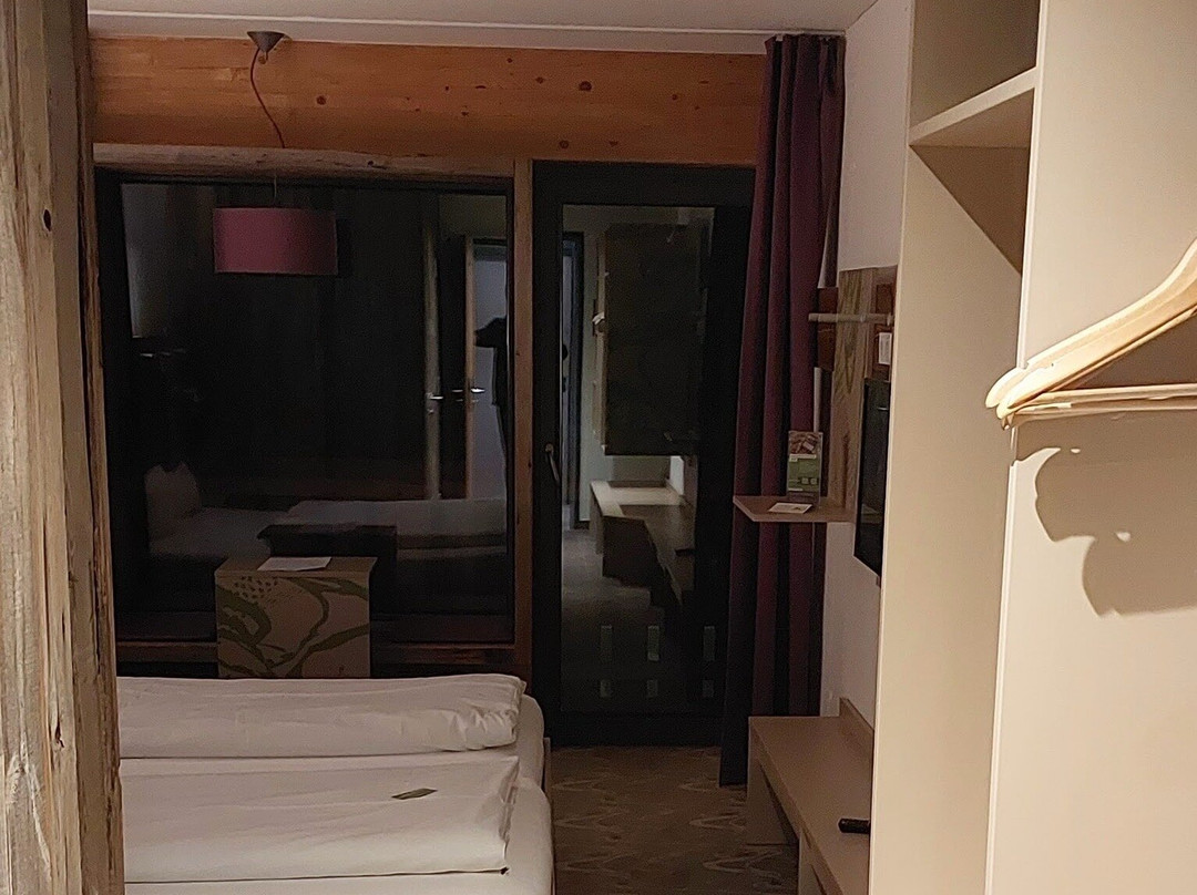 新天鹅堡探险家酒店主图