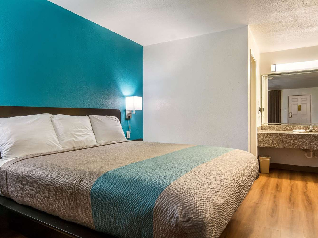 Motel 6 Freeport, TX