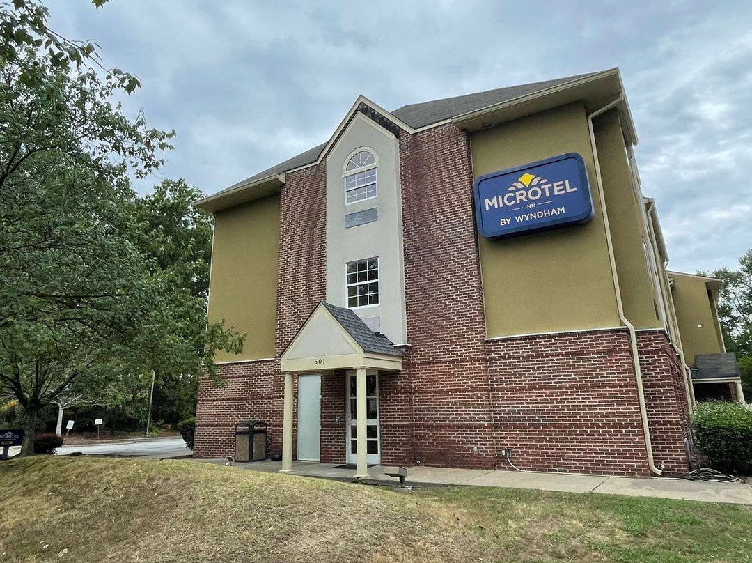 Microtel Inn & Suites by Wyndham Newport News Airport