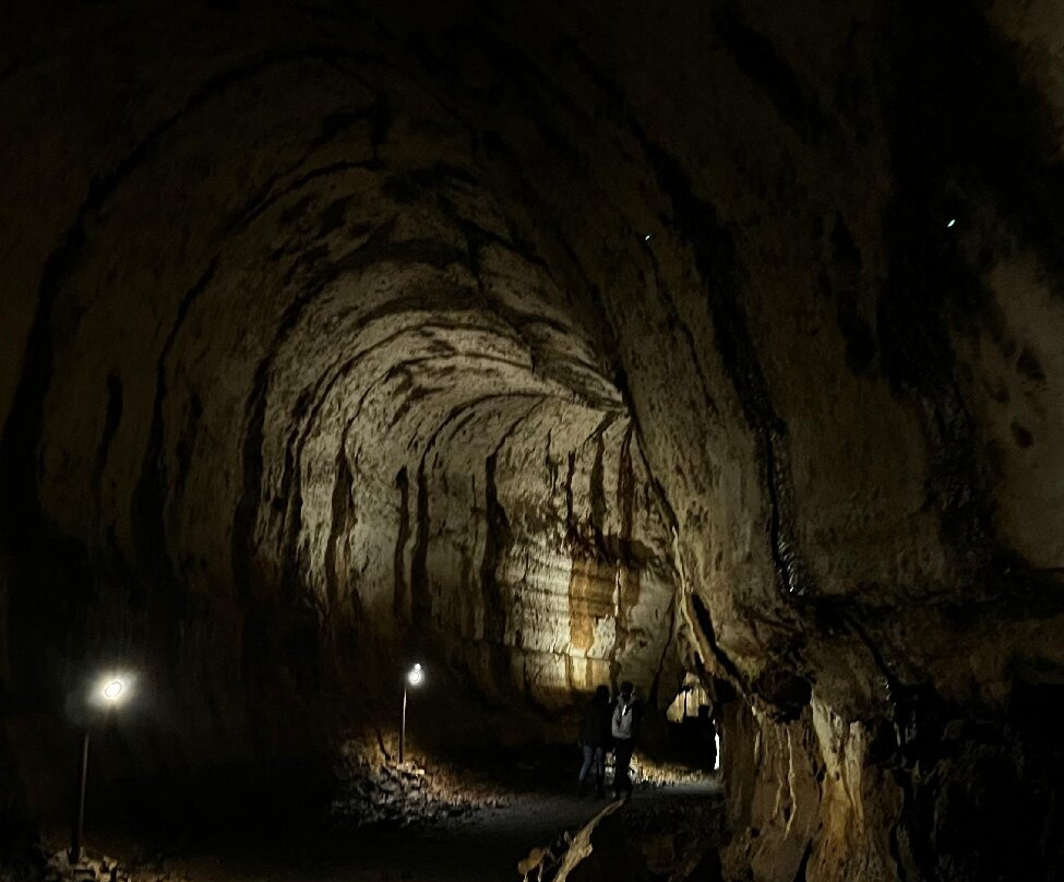 Túneles De Lava-阿约拉港必去景点