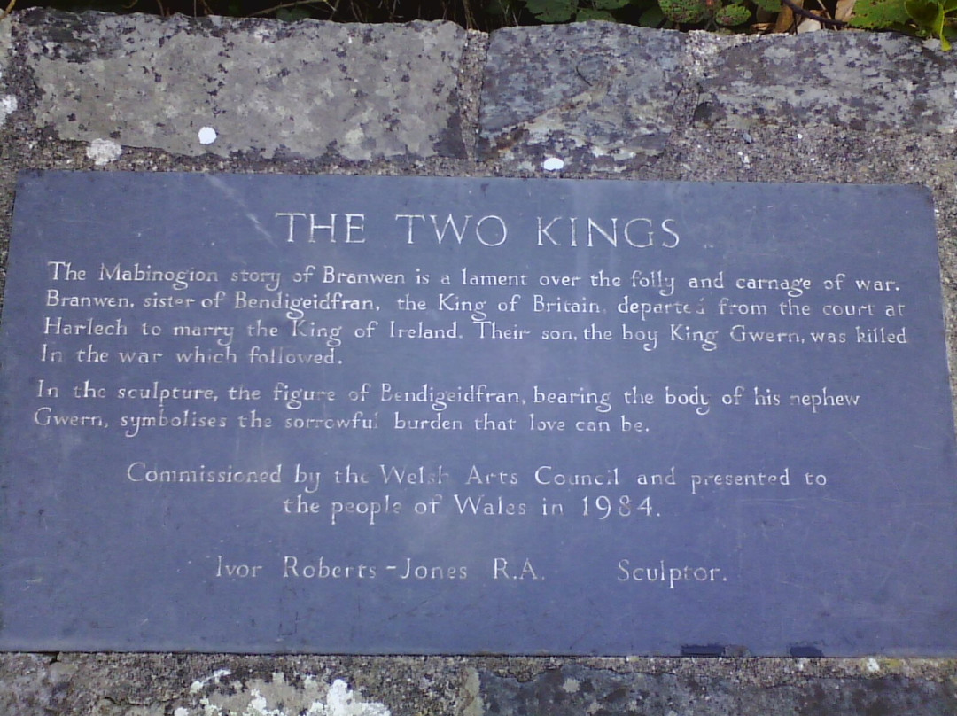The Two Kings Statue-Harlech必去景点