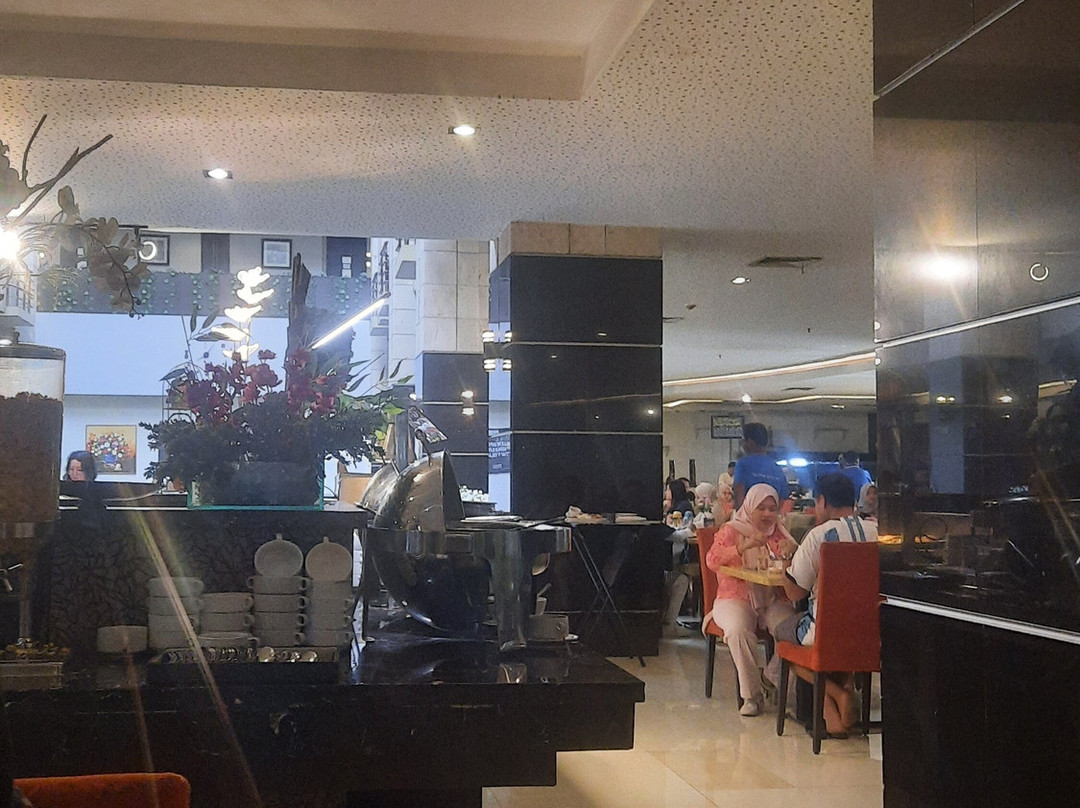 万隆金花酒店主图
