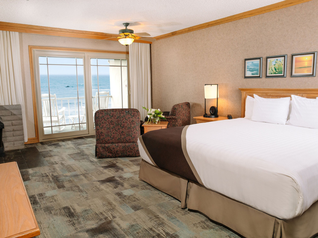 贝斯特韦斯特卡瓦利尔海滨度假酒店主图