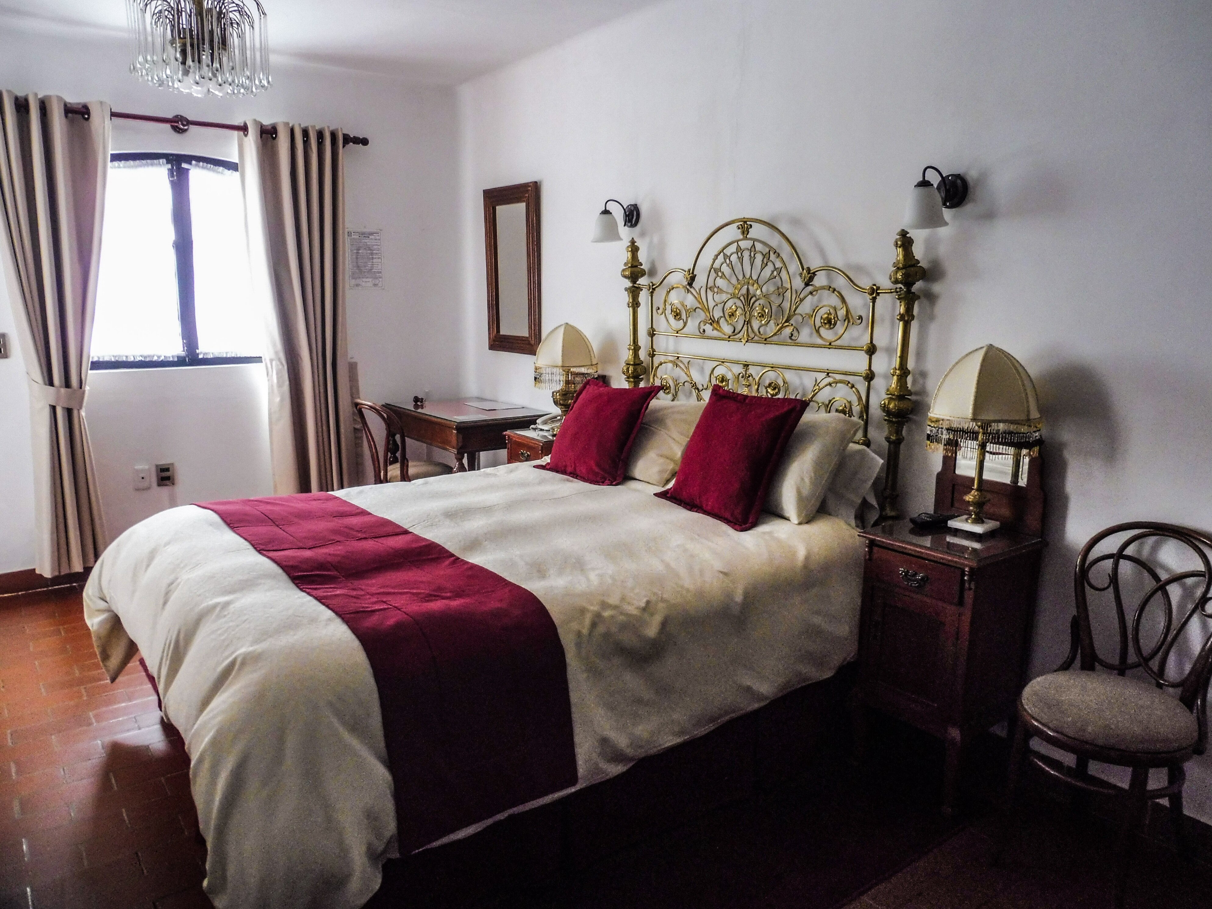 德苏默塞德旅馆-客卧