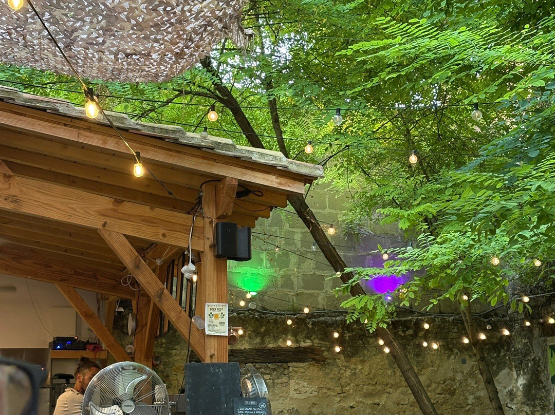 Parvis Magna Restaurant主图