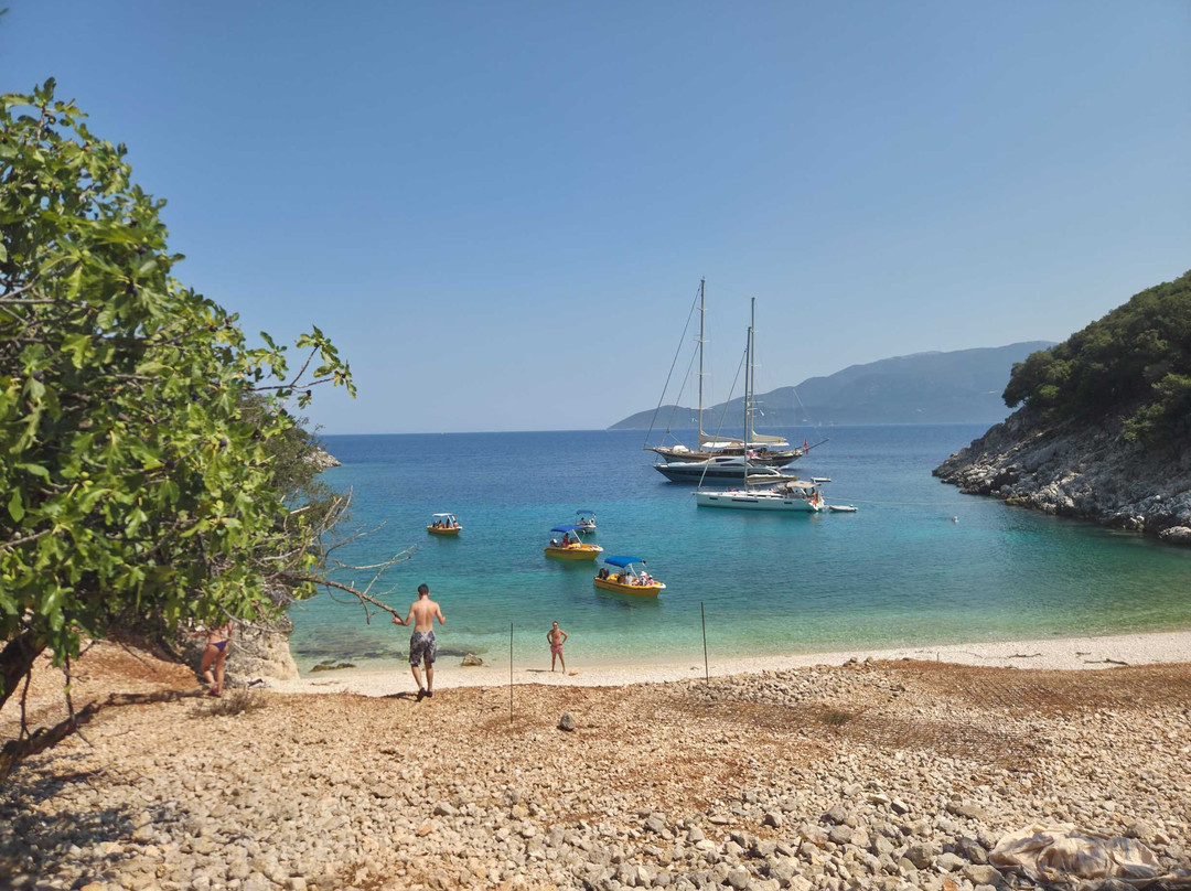 Yellow Boats Company-阿吉亚埃菲米亚必去景点