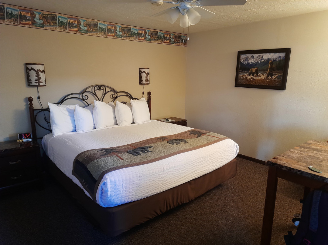 高山汽车旅馆主图