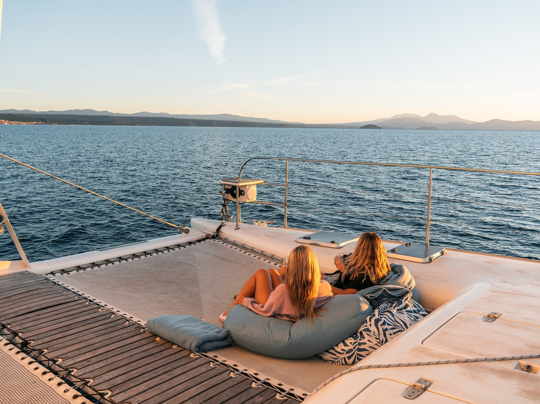Taupo Sailing Adventures-Taupo Bay必去景点