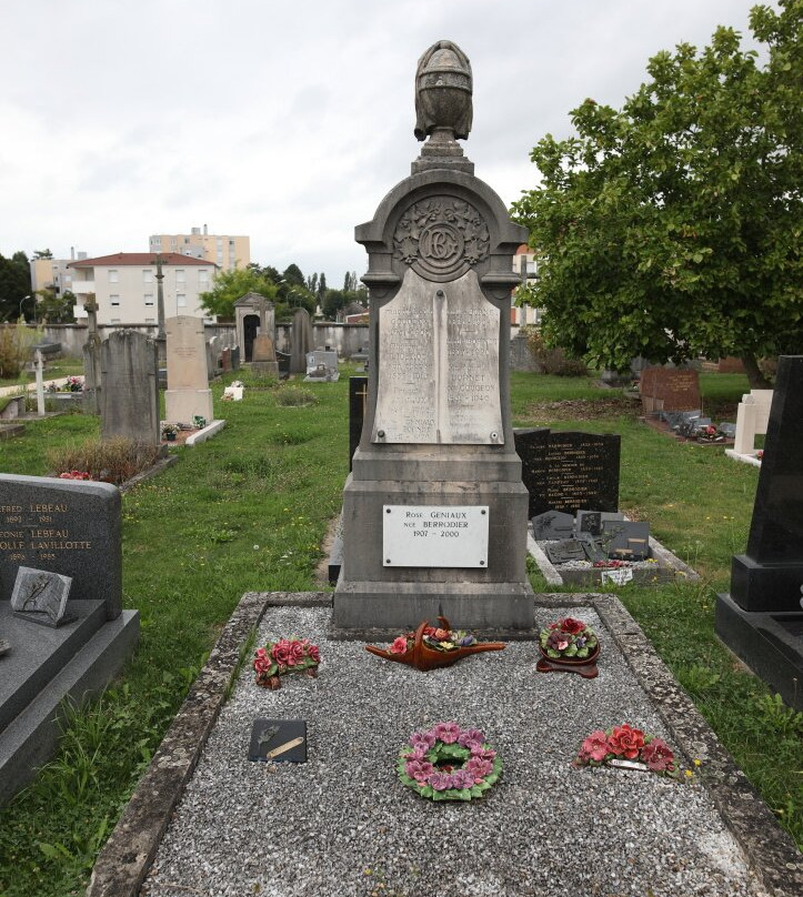 Cimetière de Saint-Jean-des-Vignes-索恩河畔沙隆必去景点
