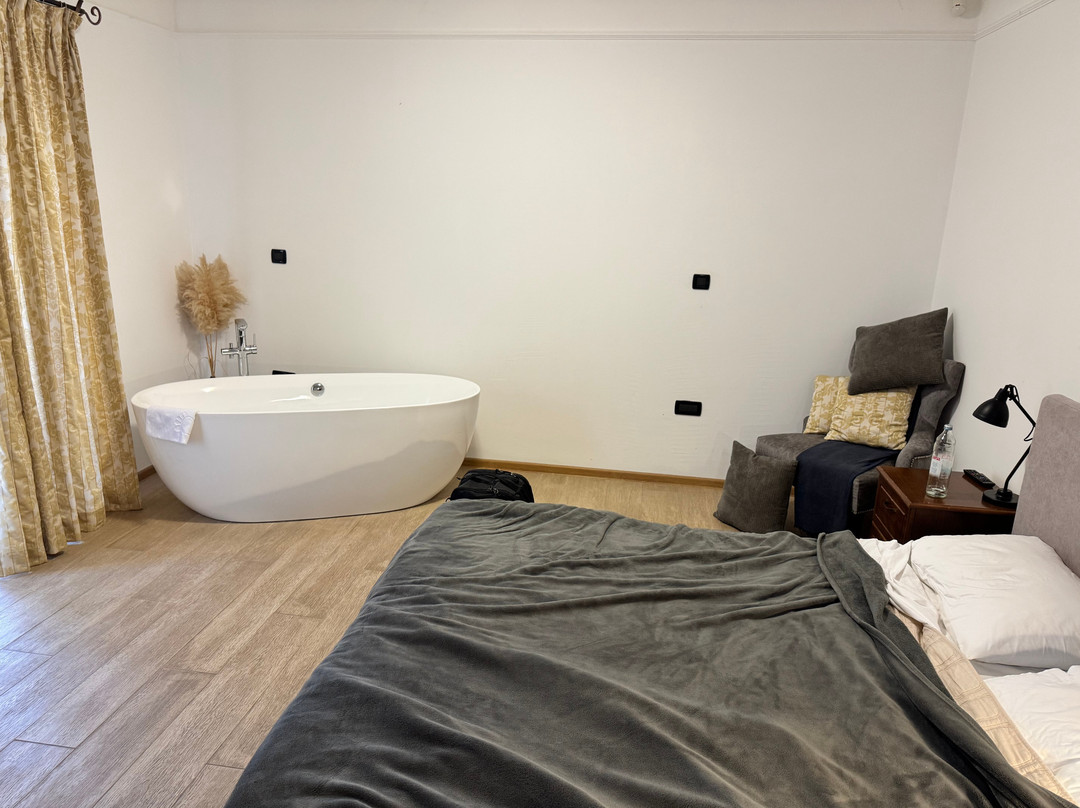 卡萨爱丽丝酒店主图