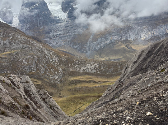Andean Blue Sky Of Peru-瓦拉斯必去景点