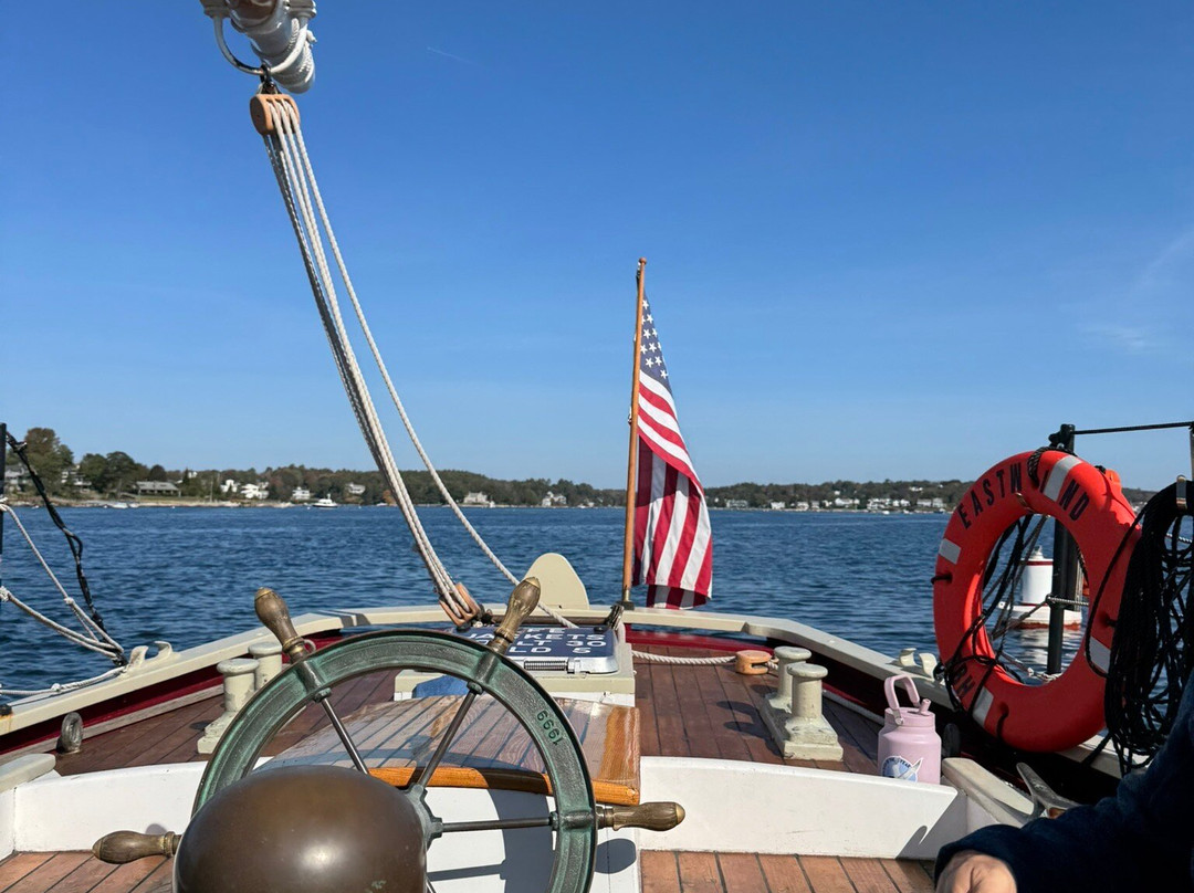 Schooner Eastwind-布斯贝港必去景点