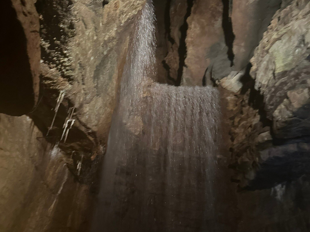 Lost Canyon Nature Trail and Cave-Ridgedale必去景点