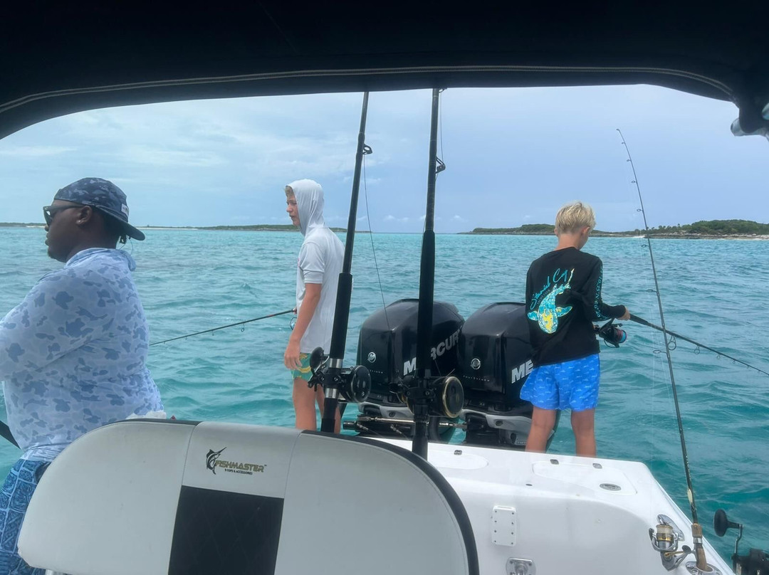 Infinite Blue Charters Exuma-George Town必去景点