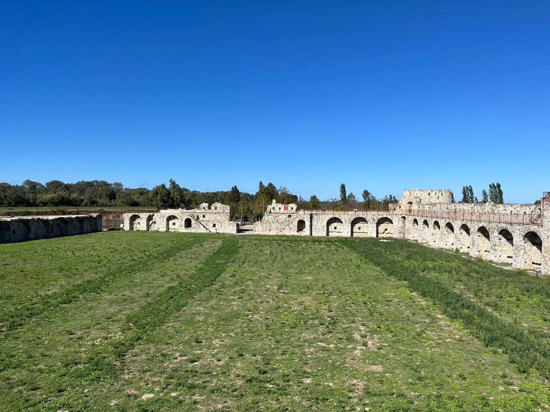 Fortress of Bashtovë-Bashtove必去景点
