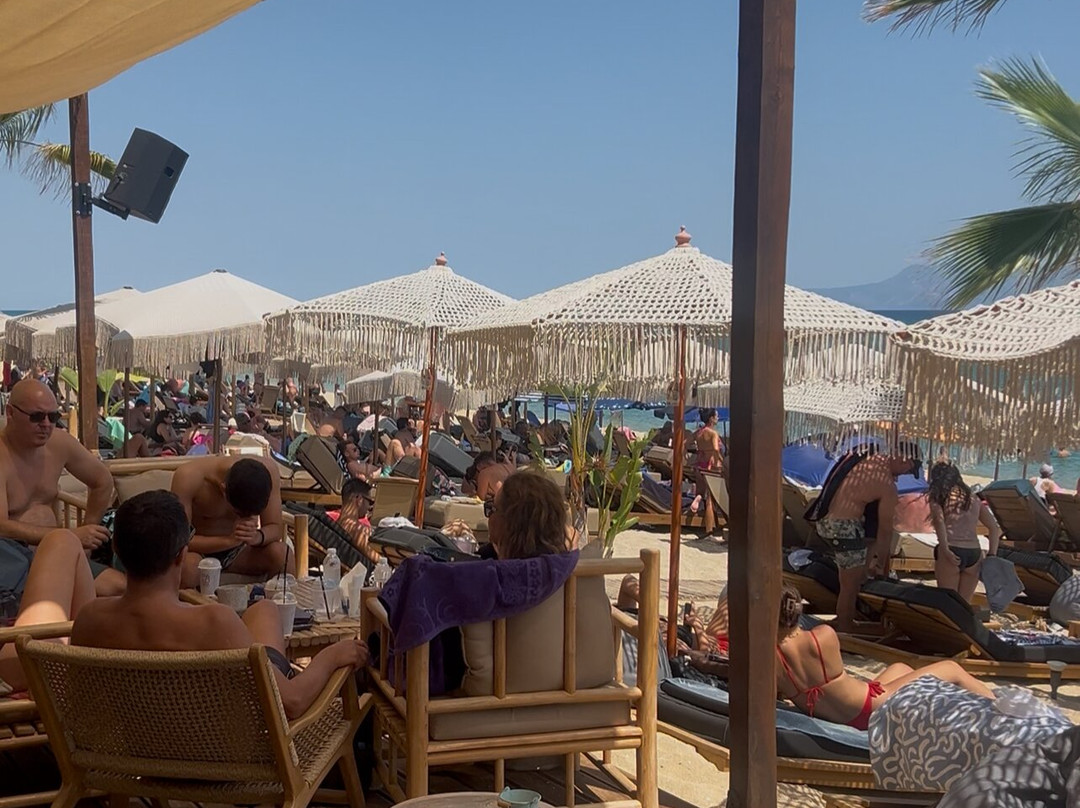 Paloma Beach Bar-Paralia Eleochoriou必去景点