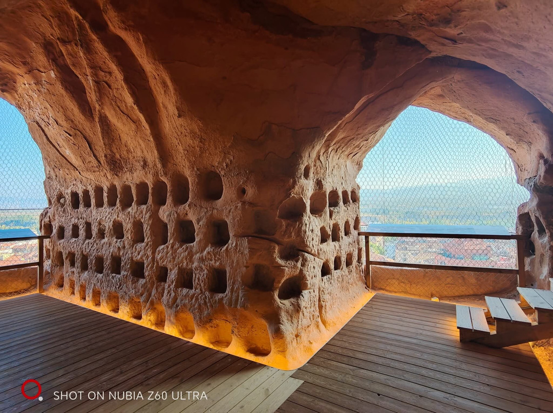 Cueva De Los Cien Pilares-Arnedo必去景点